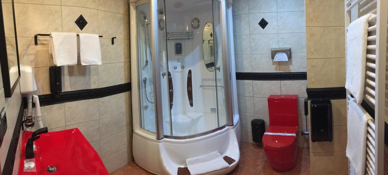 Alexander's Hotel